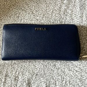 Furla zip wallet